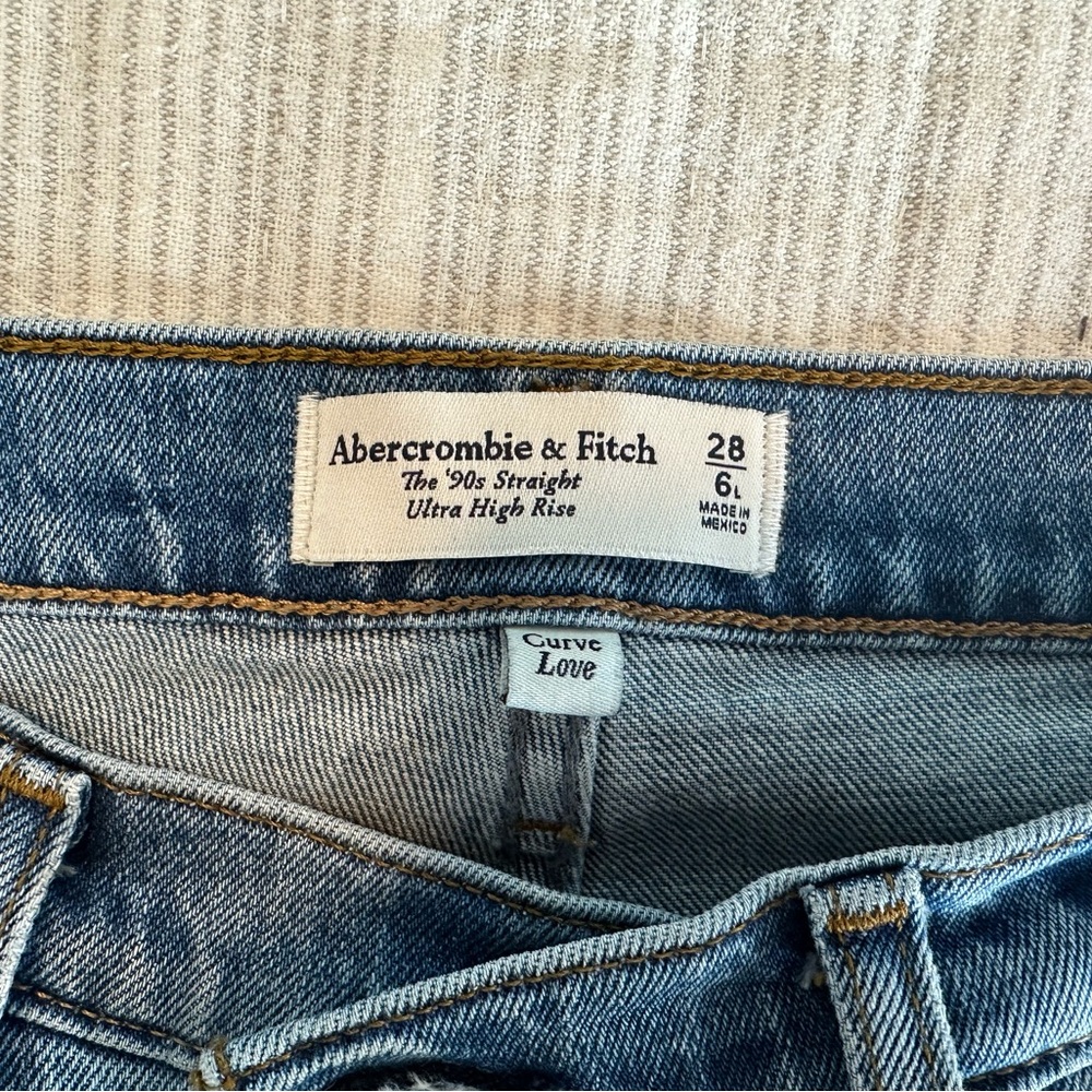 Abercrombie & Fitch Curve Love High Rise Jeans